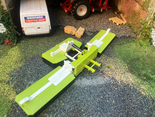 Triple Mower Set 1:32 scale boxed Siku 2265 Image 2