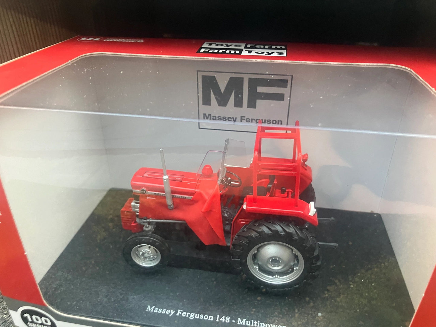 UH5368 Obsolete Universal Hobbies Massey Ferguson 148 sirocco roll bar Tractor 1:32 Dealer Box Image 3