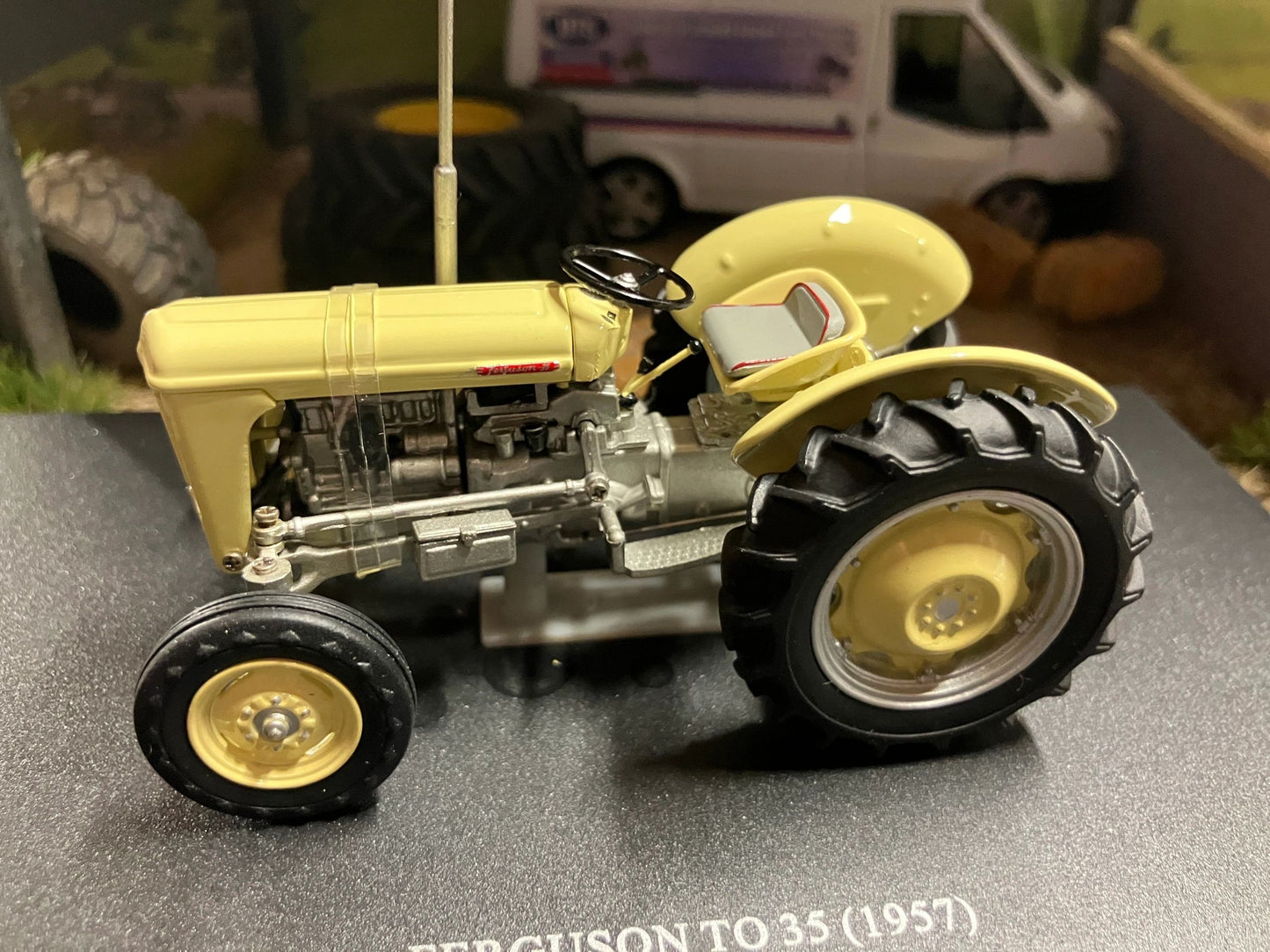 Universal Hobbies Ferguson TO35 tractor BOXED 1:32 New 4991 Grey Fergie Image 4