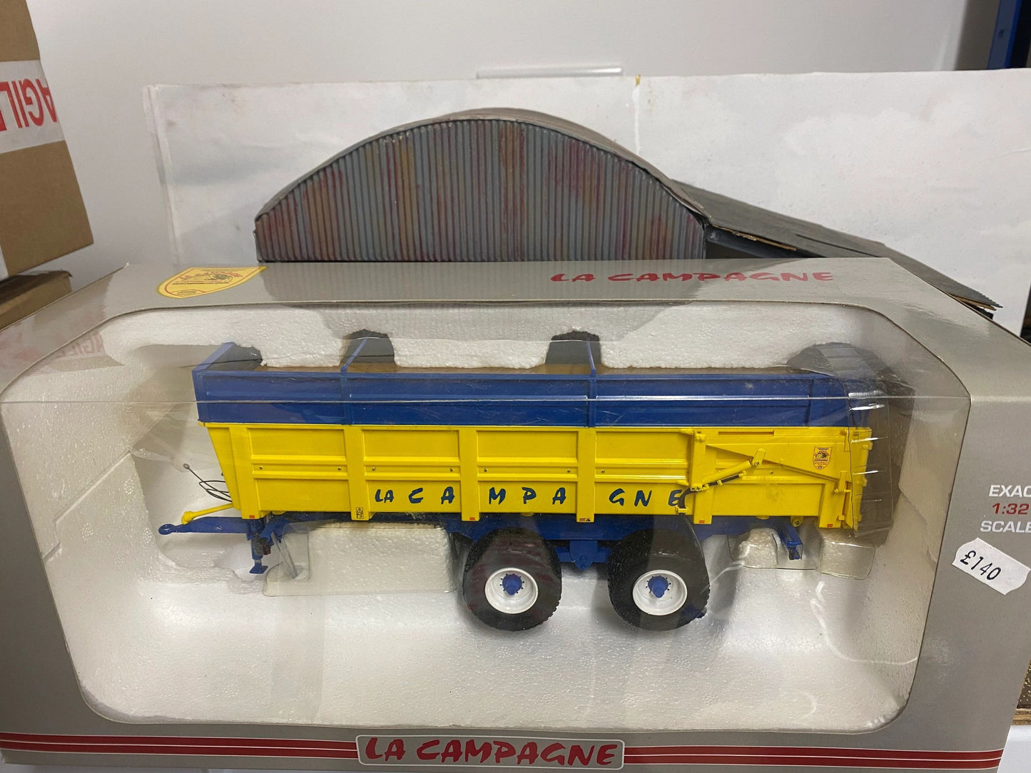 Universal Hobbies La Campagne Trailer 1:32 scale UH68128 Image 2