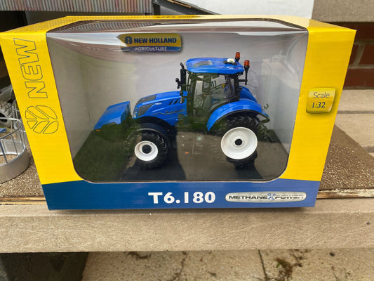Universal Hobbies New Holland T6.180 Methane Tractor 1:32 scale Boxed Image 2