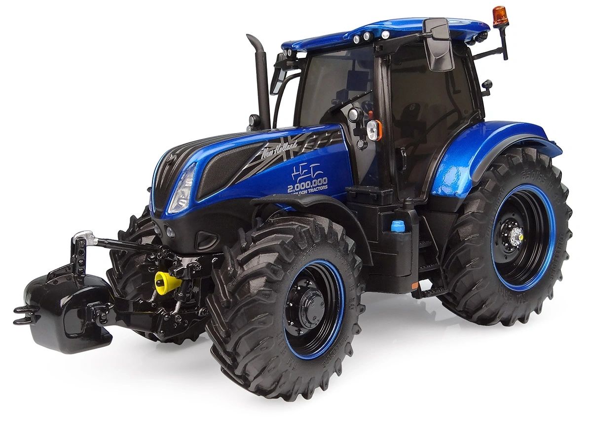 Universal Hobbies New Holland T7.225 Basildon 2 Millionth Tractor BOXED 1:32 scale UH6744 Image 5