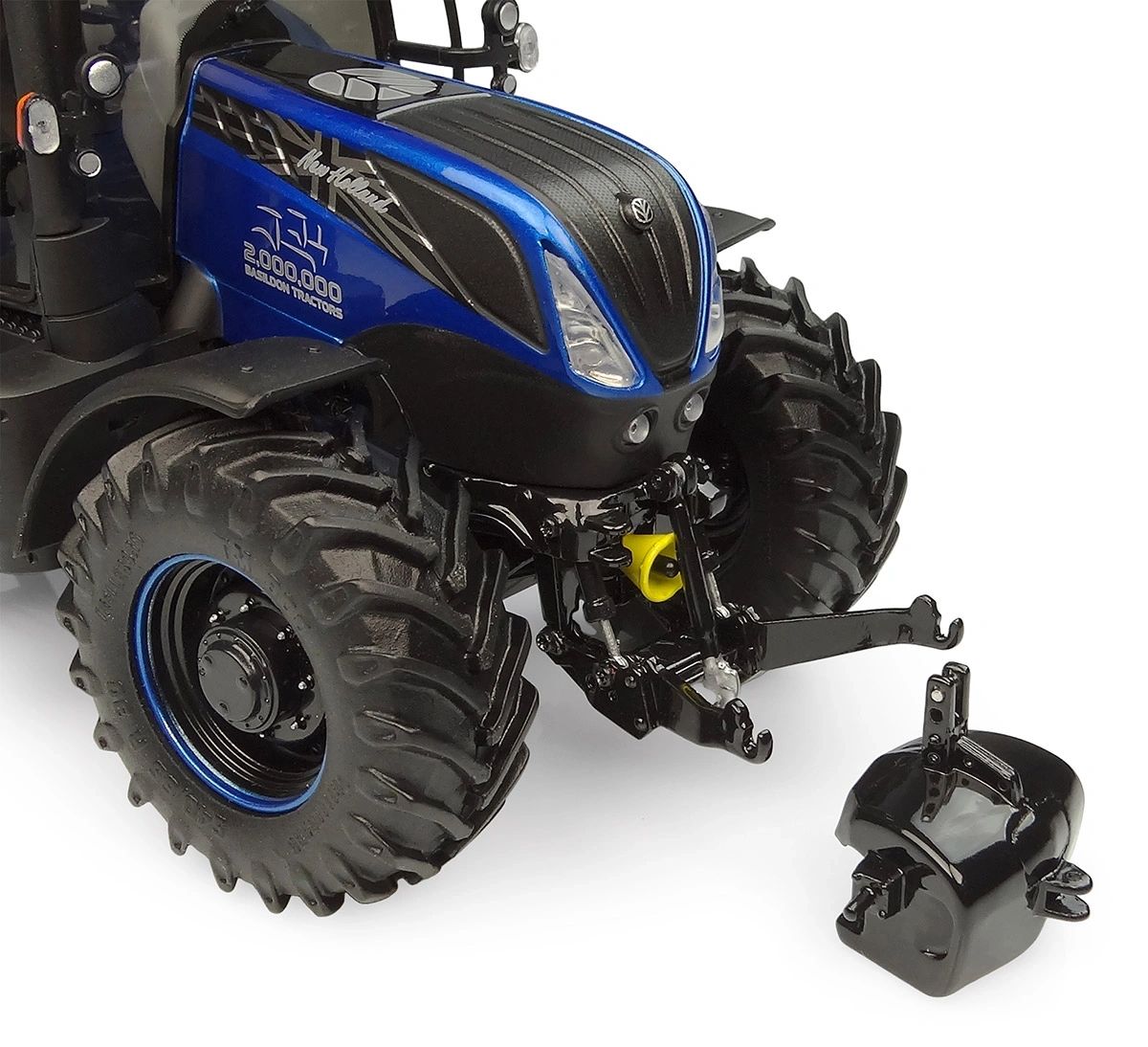 Universal Hobbies New Holland T7.225 Basildon 2 Millionth Tractor BOXED 1:32 scale UH6744 Image 9