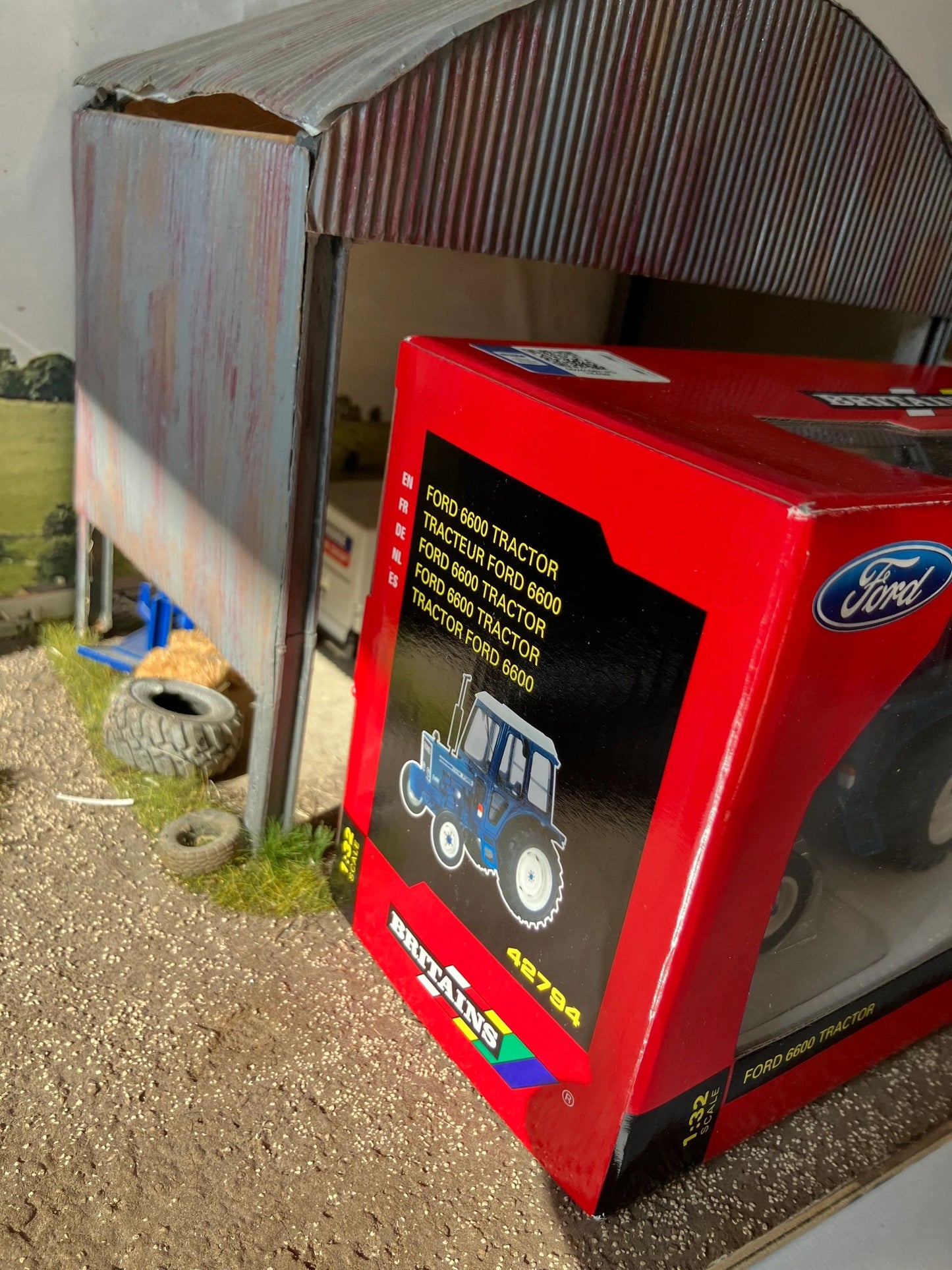 Vintage Britains Ford 6600 bubble cab Tractor 1:32 scale 42794 Image 3