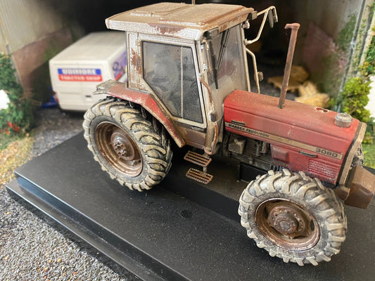 WOW Prestige Weathered Well used Massey Ferguson 3080 4wd Tractor Conversion 1:32 scale Image 2