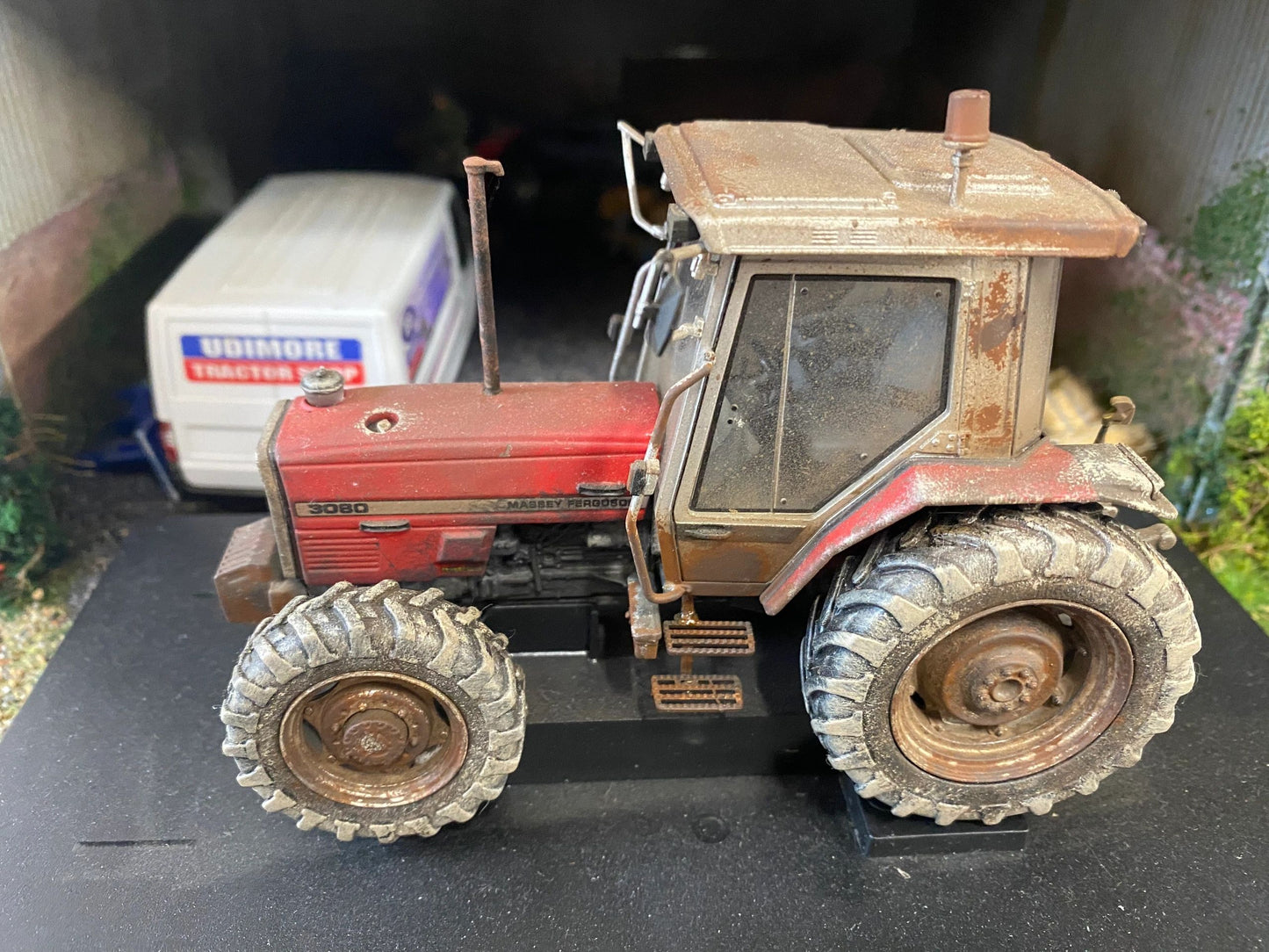 WOW Prestige Weathered Well used Massey Ferguson 3080 4wd Tractor Conversion 1:32 scale Image 6