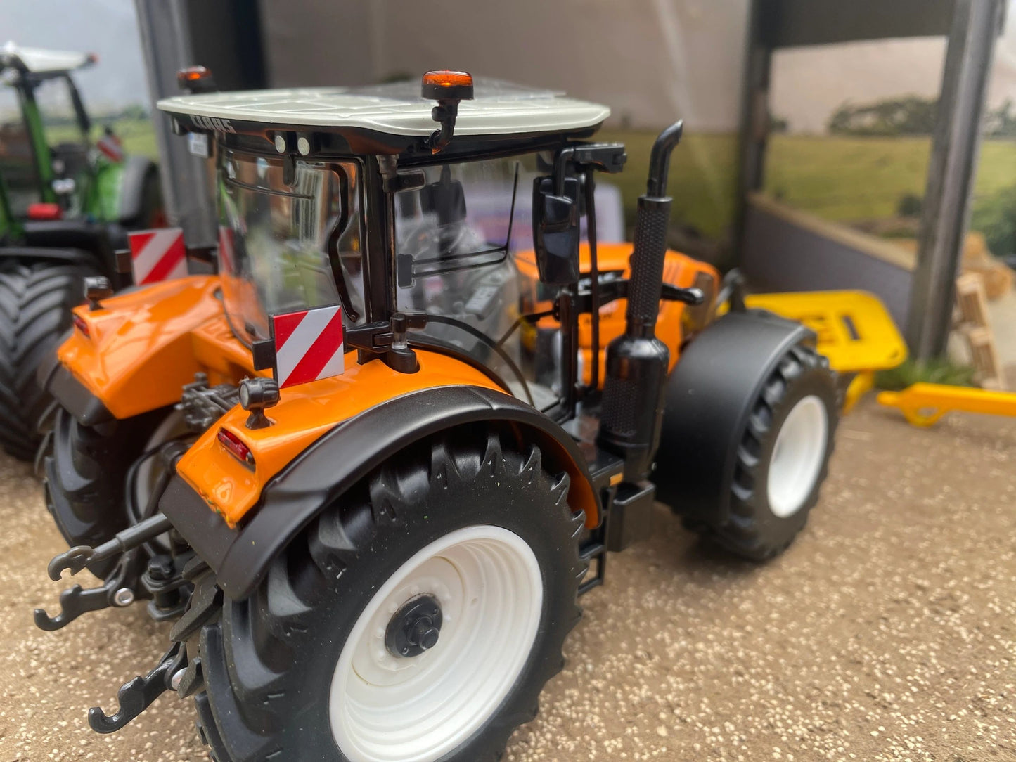 Wiking Claas Arion 640 Orange tractor 1:32 scale Boxed Limited Edition Image 3