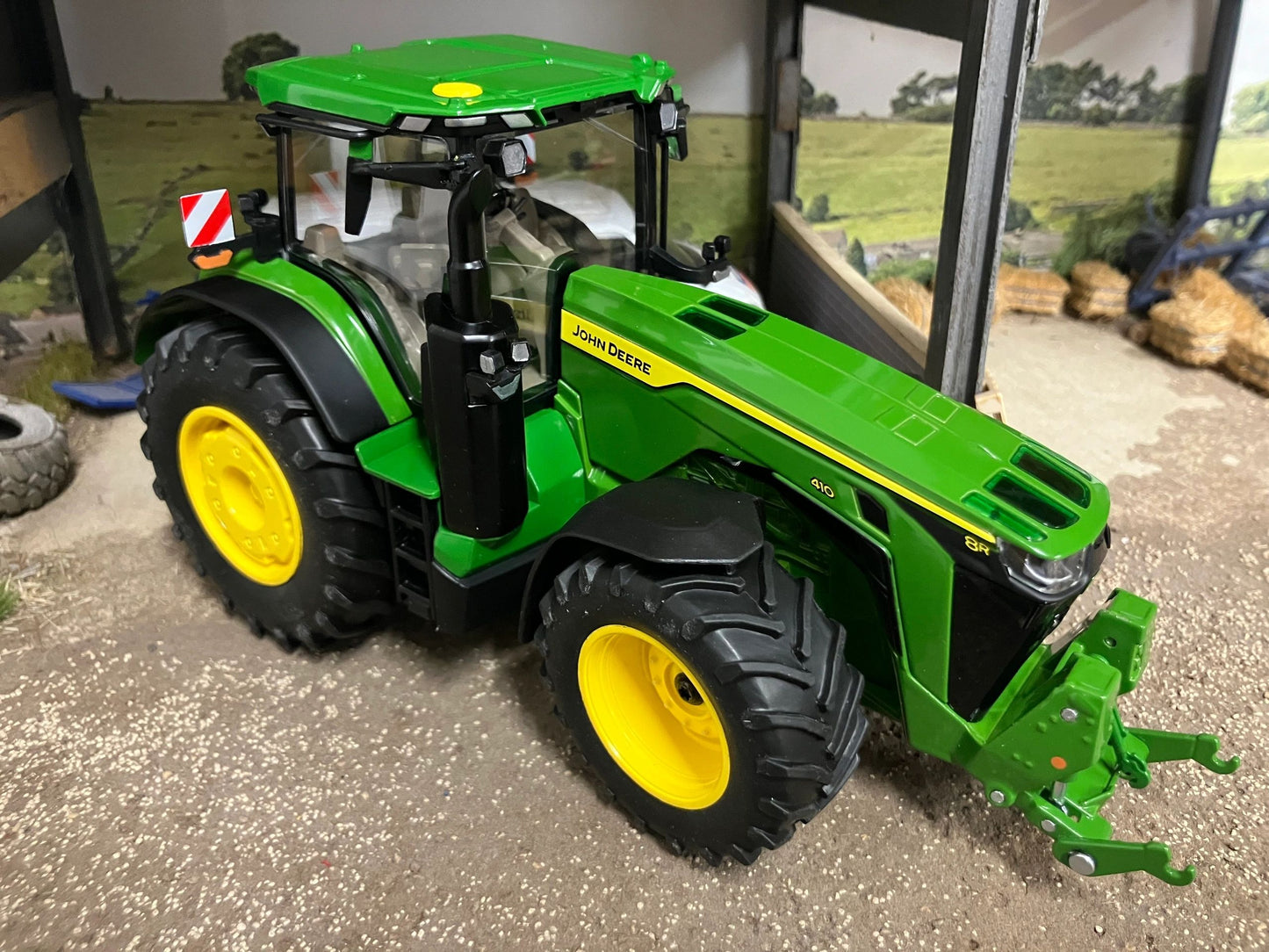 Wiking John Deere 8R 410 tractor 1:32 scale Boxed Image