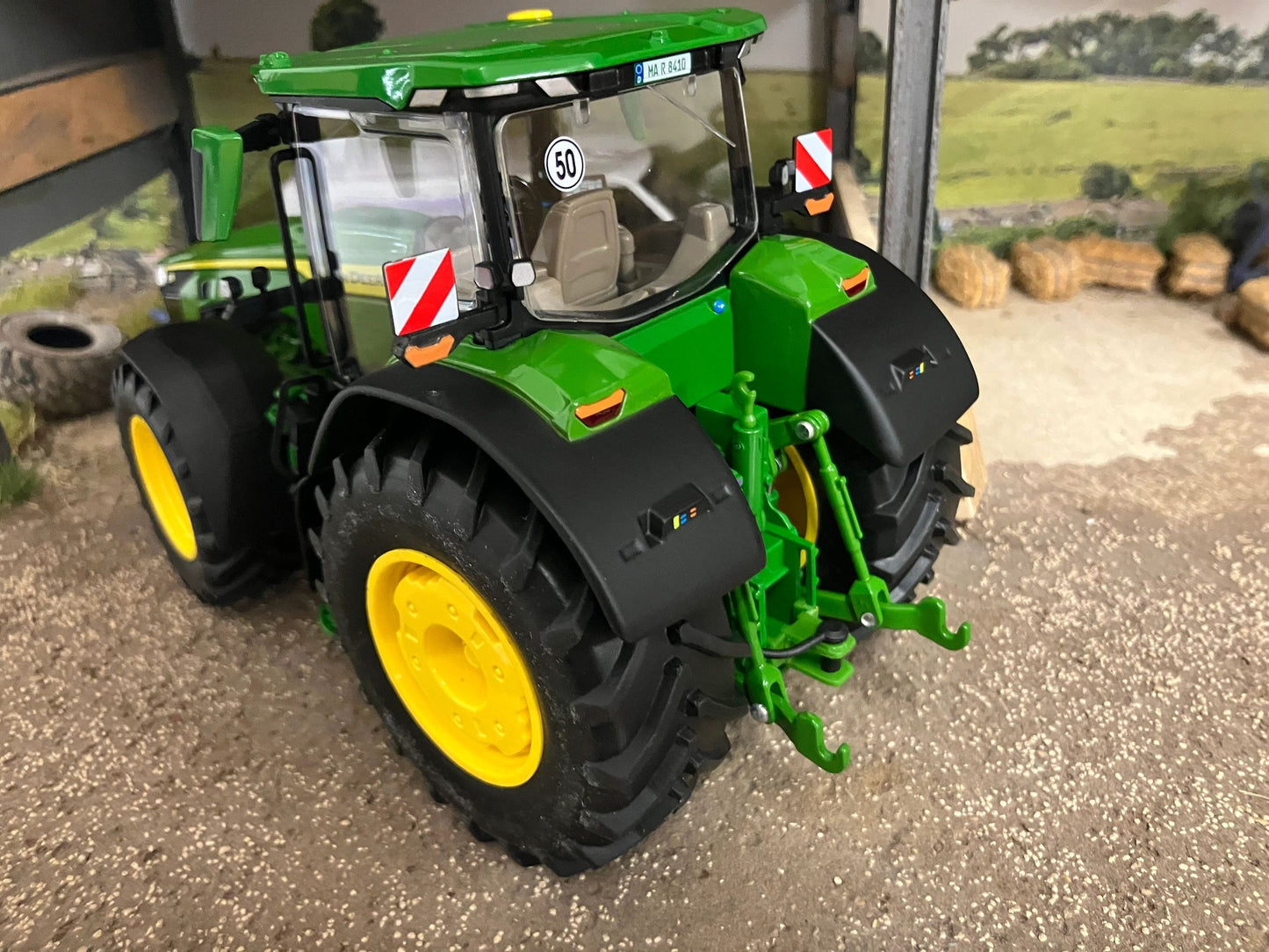 Wiking John Deere 8R 410 tractor 1:32 scale Boxed Image 5