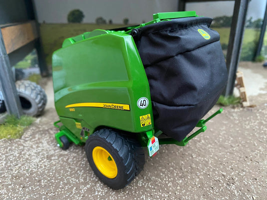 Wiking John Deere 990 Baler 1:32 scale Boxed Image 2