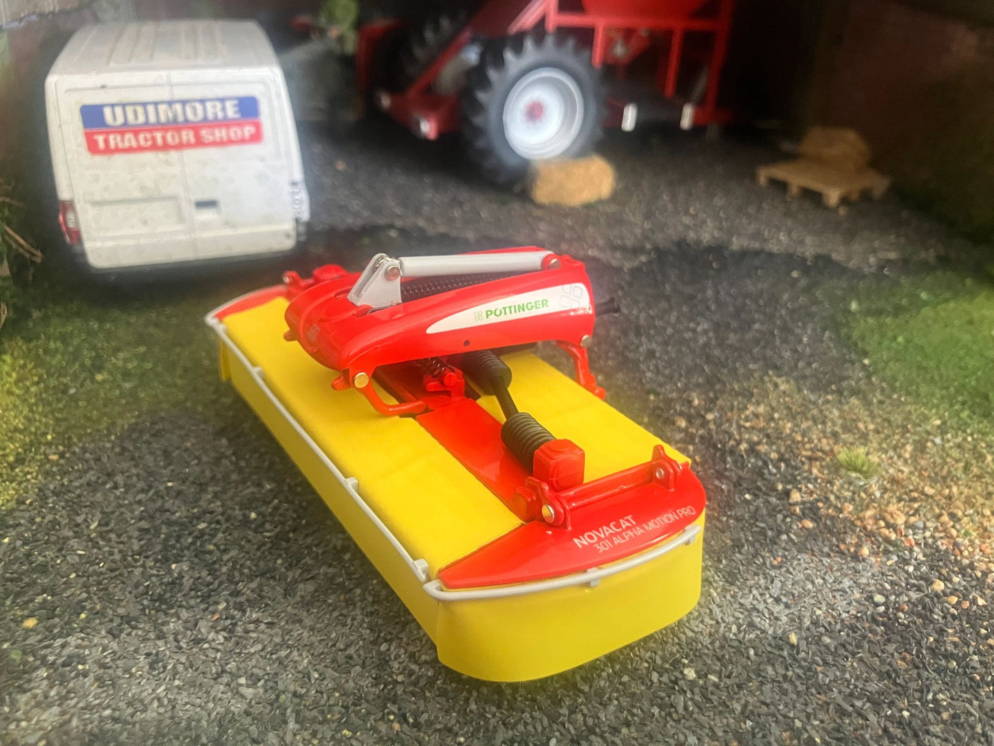Wiking Pottinger Novacat Front Mower 1:32 scale Boxed Image 4