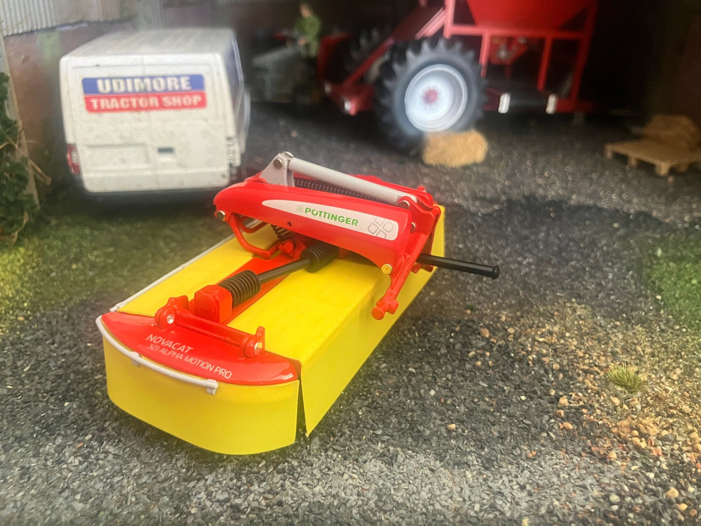 Wiking Pottinger Novacat Front Mower 1:32 scale Boxed Image 5