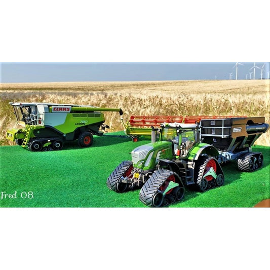 01315-B Set of 2 x White wheeled Tracks Tractor or Combine wheels Undercarriage Artisan32 farm machinery 1:32 scale