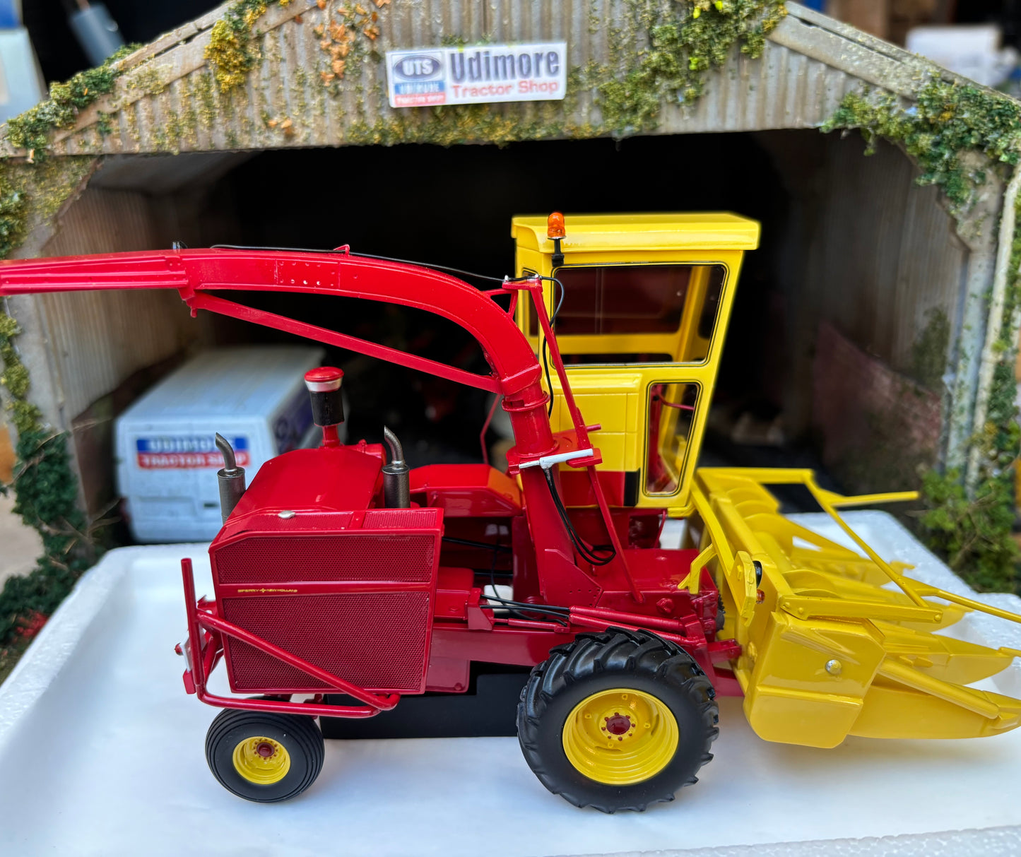 New Holland 1880 Forage Harvester Limited Edition Stunning in 1:32 scale VKA Models