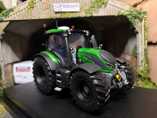 Universal Hobbies Valtra N175 Ultra Green Tractor UH7236 Limited Edition 750 Pieces 1:32 Scale