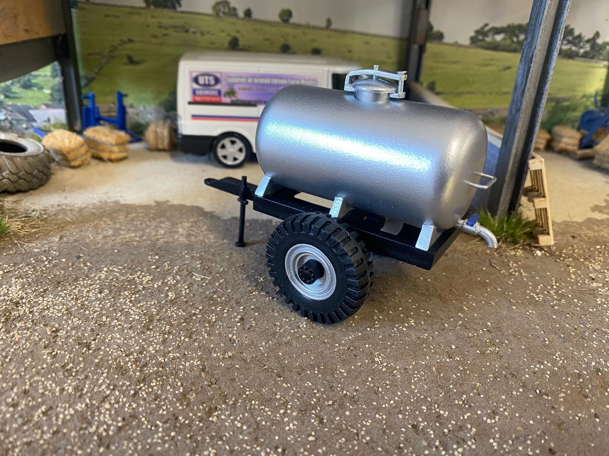 03207N Water Bowser Trailer water Tank Black Full Assembled Artisan32 farm machinery 1:32 scale Image 4