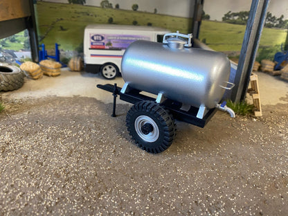 03207N Water Bowser Trailer water Tank Black Full Assembled Artisan32 farm machinery 1:32 scale Image 4