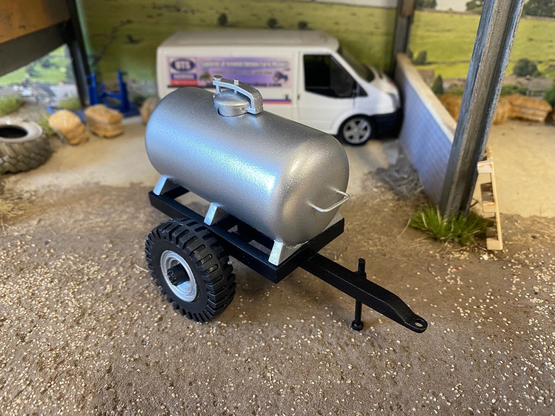 03207N Water Bowser Trailer water Tank Black Full Assembled Artisan32 farm machinery 1:32 scale Image 5
