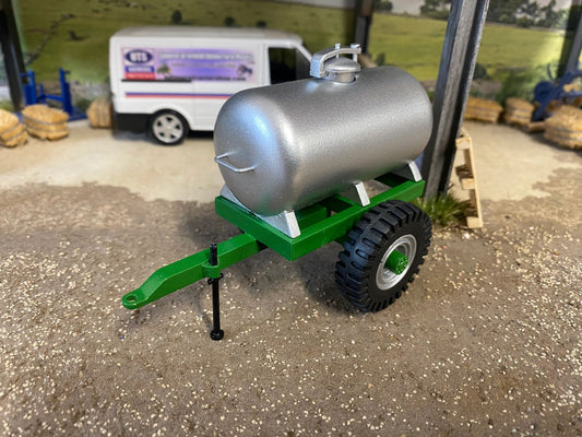 03207V John Deere Green Water Bowser trailer Water Tank Full Assembled Artisan32 farm machinery 1:32 scale Image