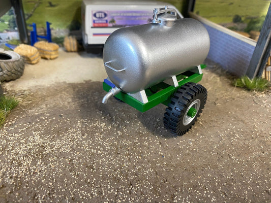 03207V John Deere Green Water Bowser trailer Water Tank Full Assembled Artisan32 farm machinery 1:32 scale Image 2