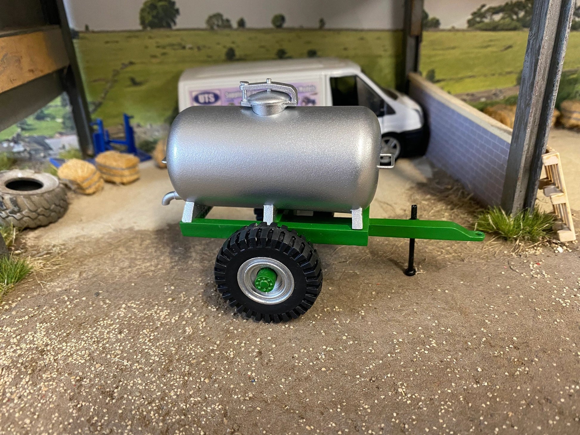 03207V John Deere Green Water Bowser trailer Water Tank Full Assembled Artisan32 farm machinery 1:32 scale Image 5