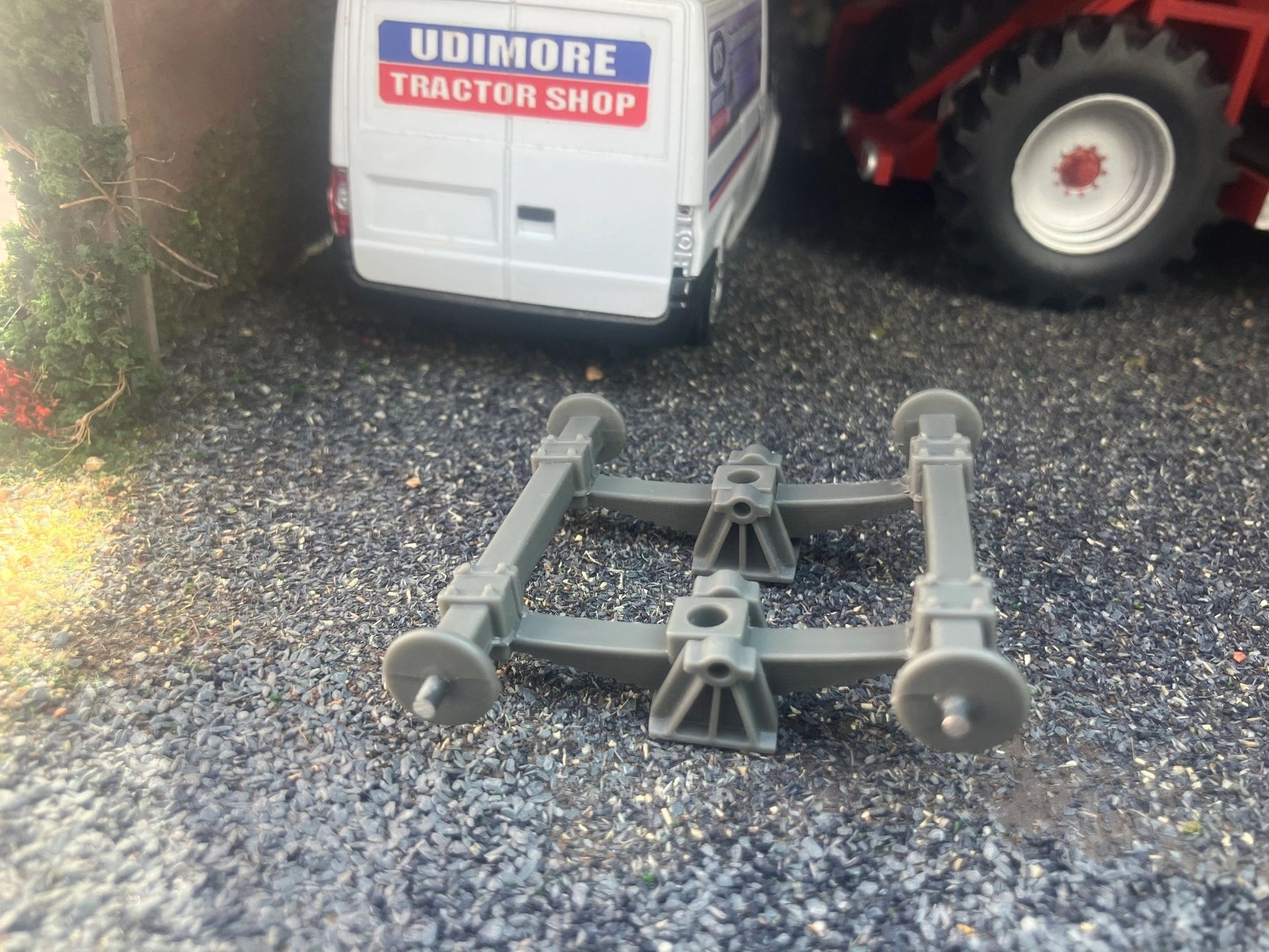 04123 Double axle Farm machinery Tractor Artisan32 1:32 scale Image 4