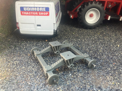 04123 Double axle Farm machinery Tractor Artisan32 1:32 scale Image 6