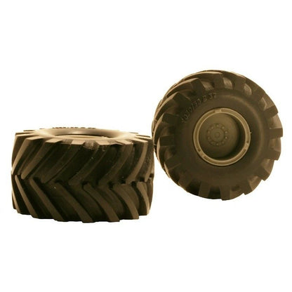04218 pair of low pressure wheels 1050 50 R32 Artisan32 farm machinery 1:32 scale Image 5