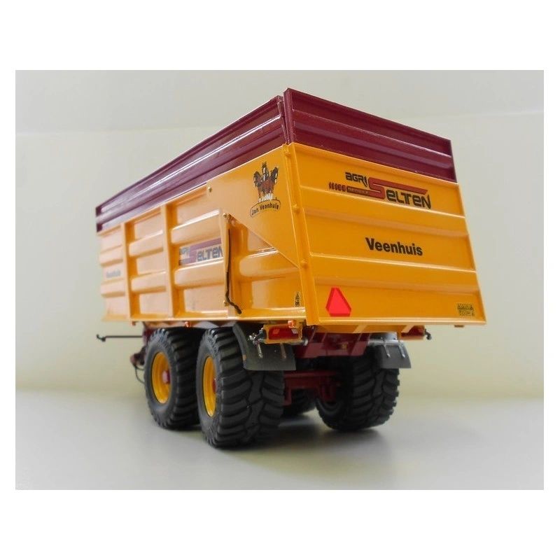 04251 Pair of Vredestein Floatation wheels Artisan32 farm machinery 1:32 scale 800/45 R30.5 Image 9