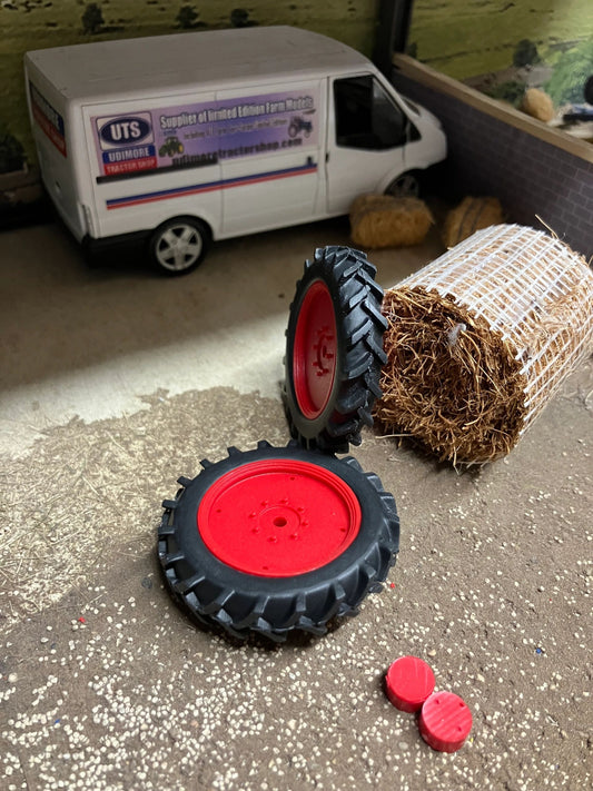 04264MS R pair of Red narrow row crop wheels 48mm Artisan32 farm machinery 1:32 scale Image