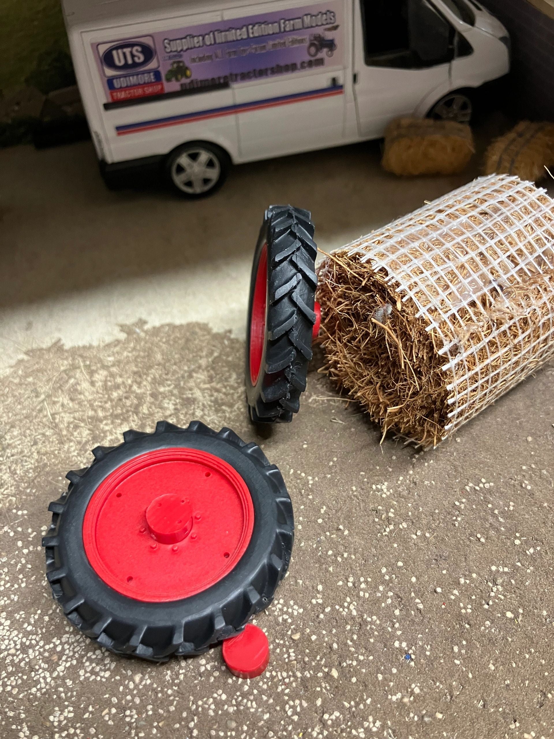04264MS R pair of Red narrow row crop wheels 48mm Artisan32 farm machinery 1:32 scale Image 3