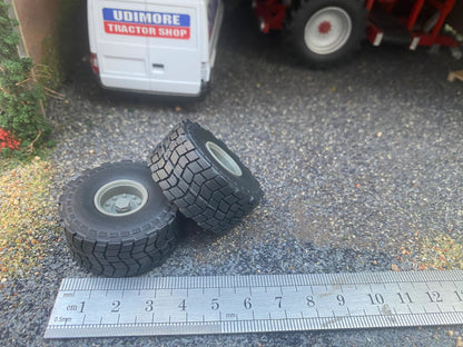 04270 Set of 2 Trailer wheels 40 x 18mm Artisan32 farm machinery 1:32 scale Image 3