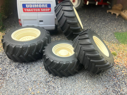 04272-NJ White Set of 4 Agricultural wheels Artisan32 farm machinery 1:32 scale Agrarian Image 7