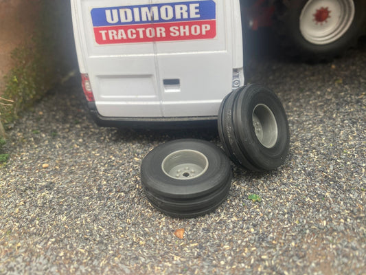 04284 Set of 2 Front axle wheels 28.5mm x 10.5mm Type 4 Artisan32 farm machinery 1:32 scale Image