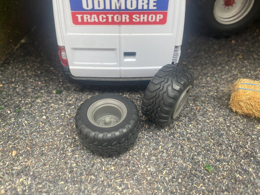 04286 Set of 2 Flatbed Trailer wheels 28mm x 14mm Type 7 Artisan32 farm machinery 1:32 scale Image 2