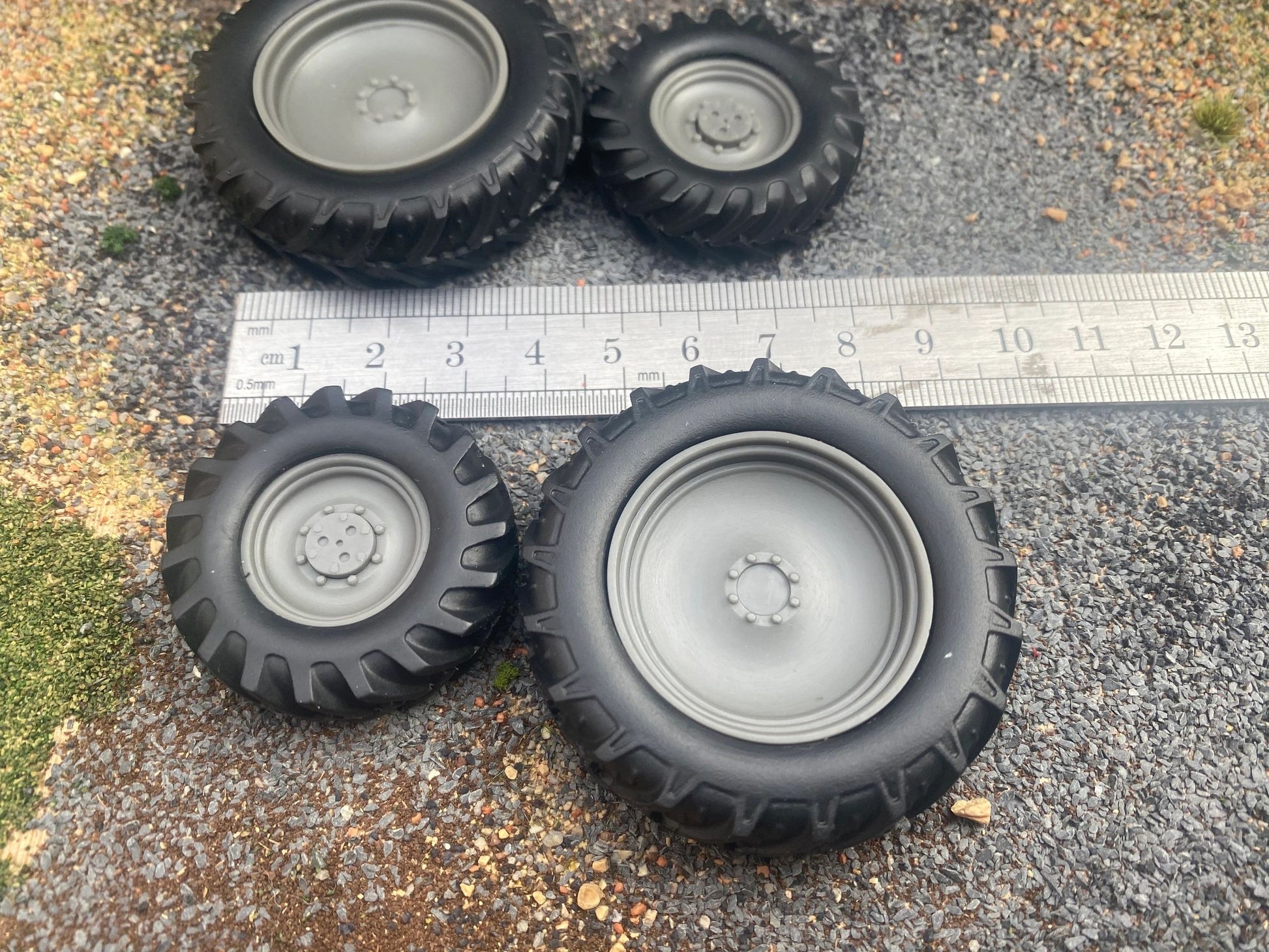 04294 Set of 4 Tractor wheels Artisan32 farm machinery 1:32 scale Image 3