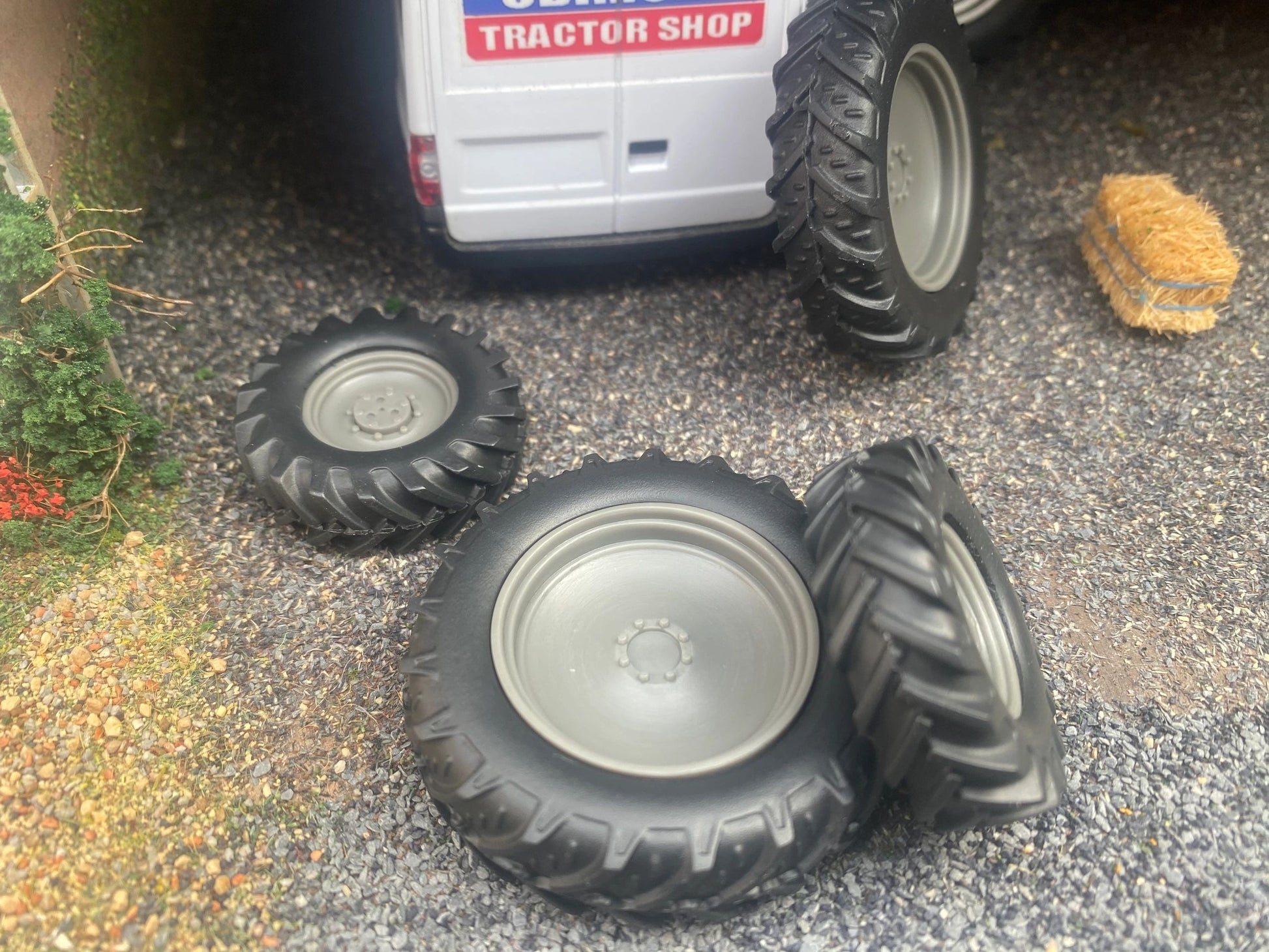 04294 Set of 4 Tractor wheels Artisan32 farm machinery 1:32 scale Image 4