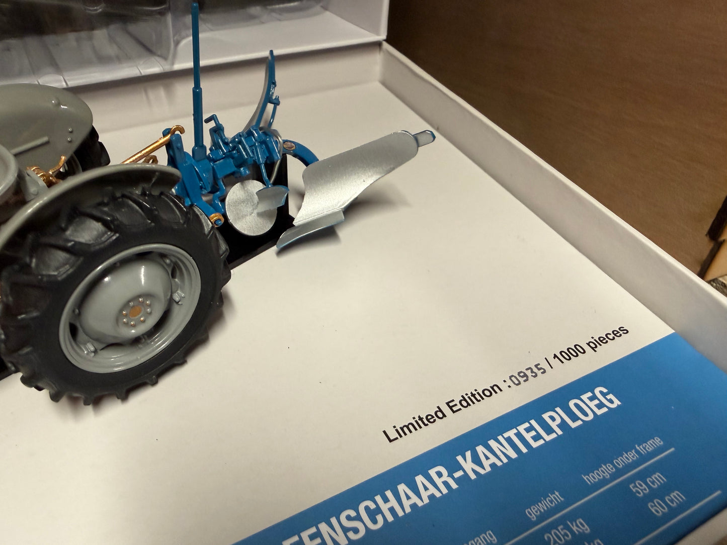 Universal Hobbies Ferguson FE35 Tractor with Rumptstad Plough Set UH5363 Limited Edition Obsolete 1:32 Scale