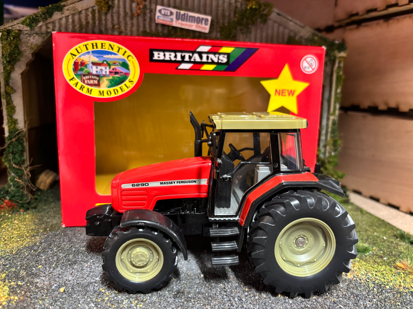 40511 Britains Massey Ferguson 6290 Tractor in original  Box obsolete VINTAGE