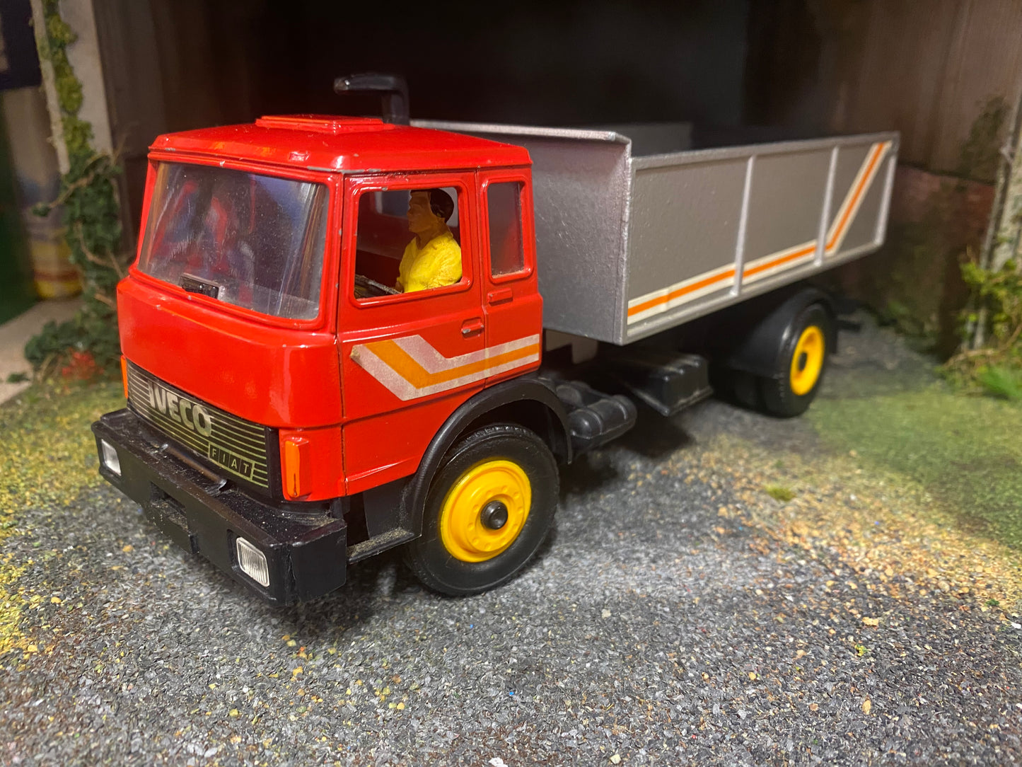 Britains Magirus Fiat Iveco Tipper 1:32 scale 1980s
