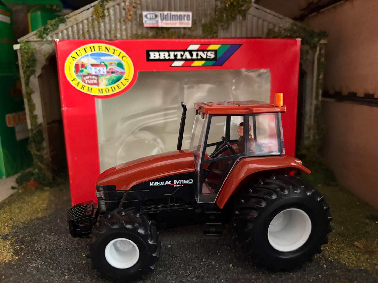 Britains New Holland Fiatagri M160 Floatations Tractor 9445 1:32 scale obsolete