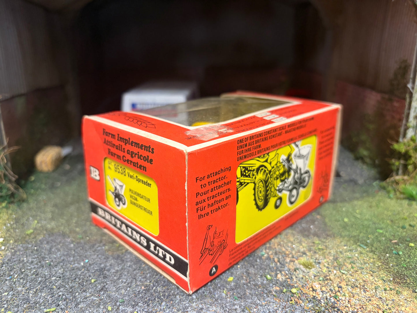 9538 Vintage Britains Vicon Vari Spreader 1:32 scale straw box obsolete
