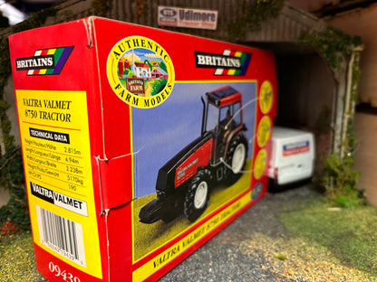 09439 Britains Red Valtra Valmet 8950 Tractor in original  Box obsolete