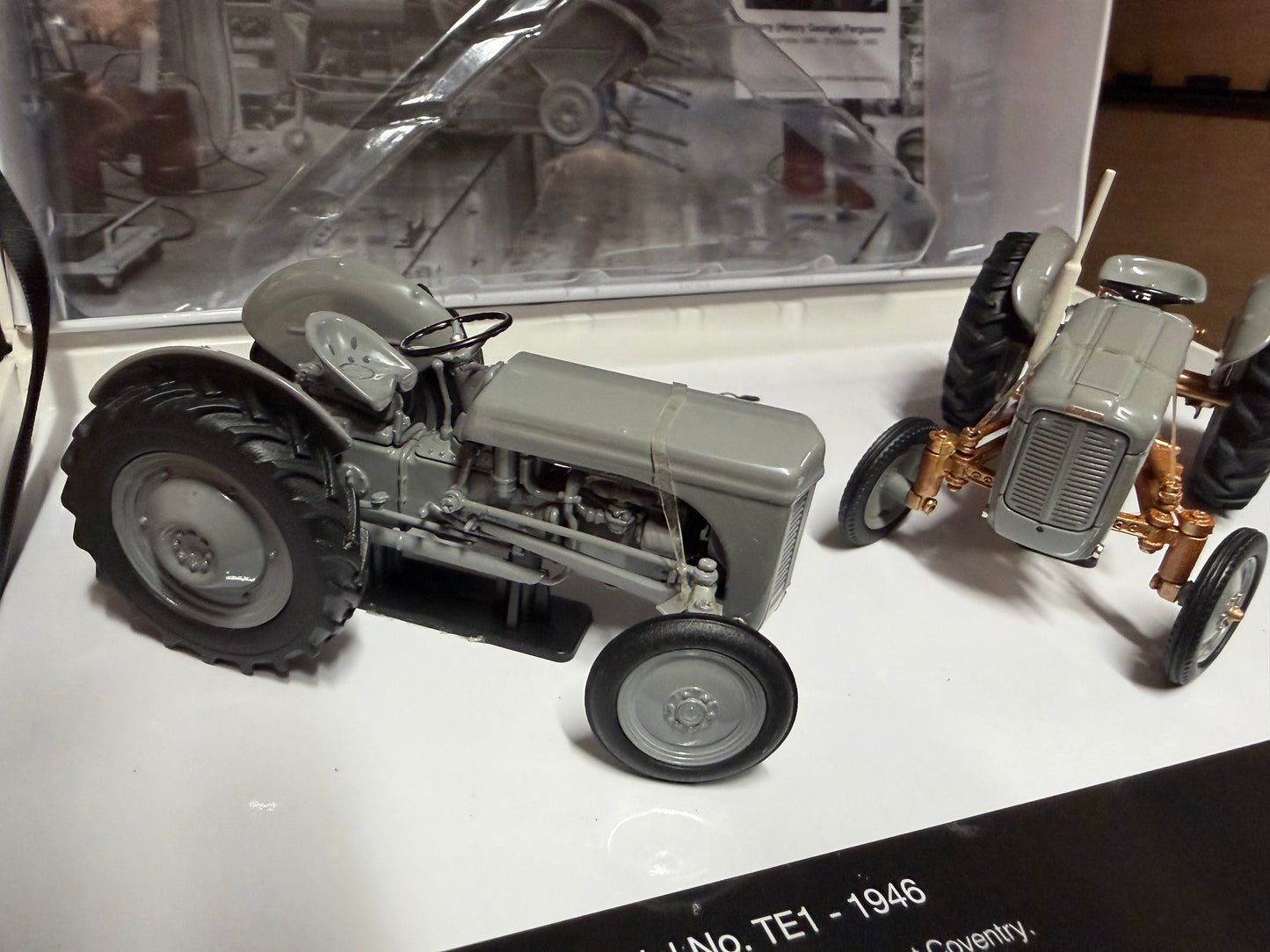 Universal Hobbies Ferguson FE35 Tractor & Ferguson TE 20 Set UH5206 Limited Edition Obsolete 1:32 Scale