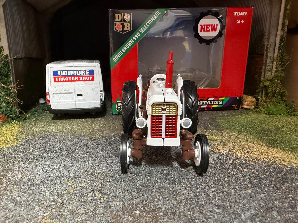 43415 Britains David Brown 990 Selectamatic Tractor 1:32 scale New BOXED