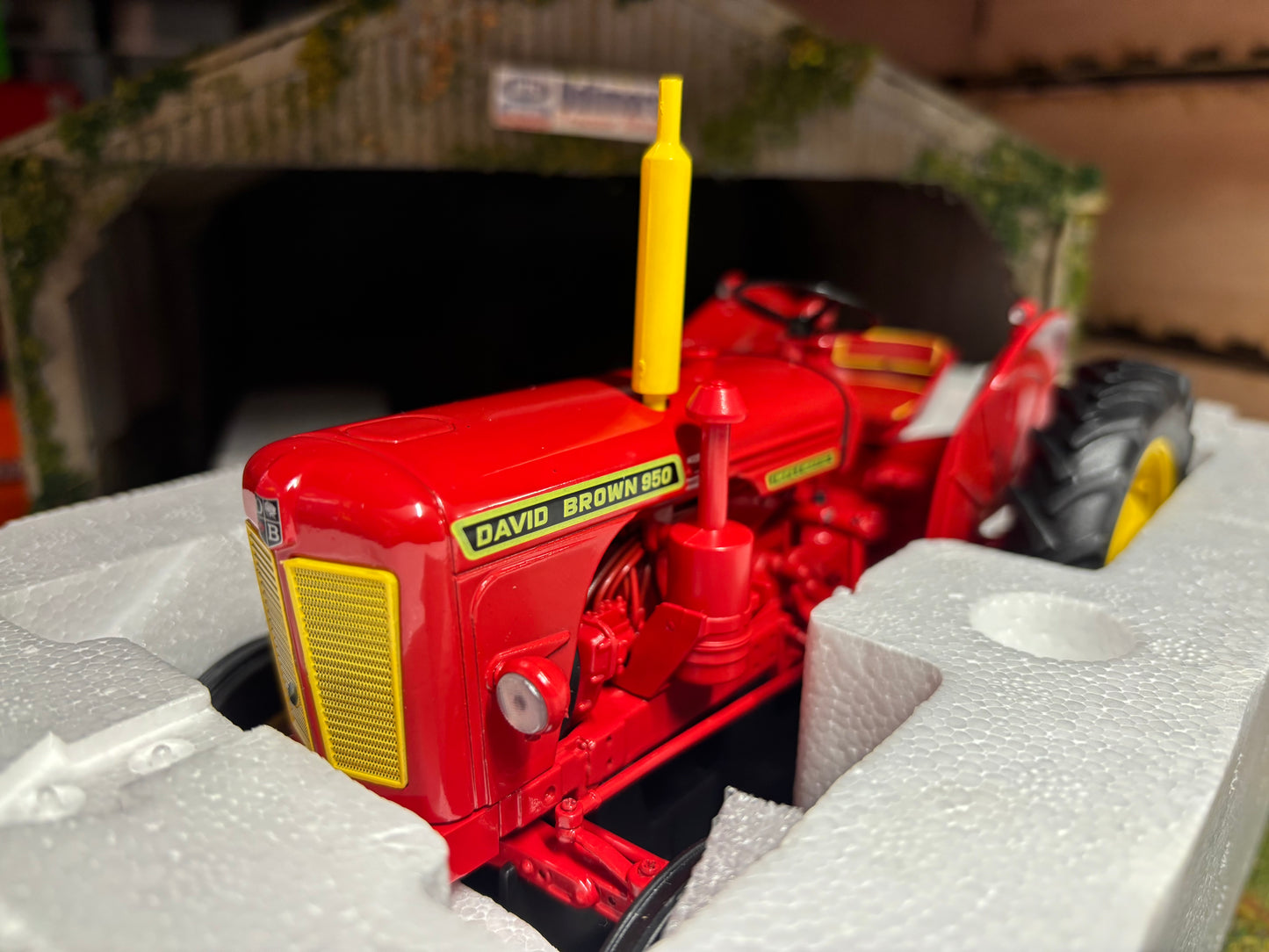 4997 Universal Hobbies David Brown 950 Implematic Tractor BOXED 1:16 scale