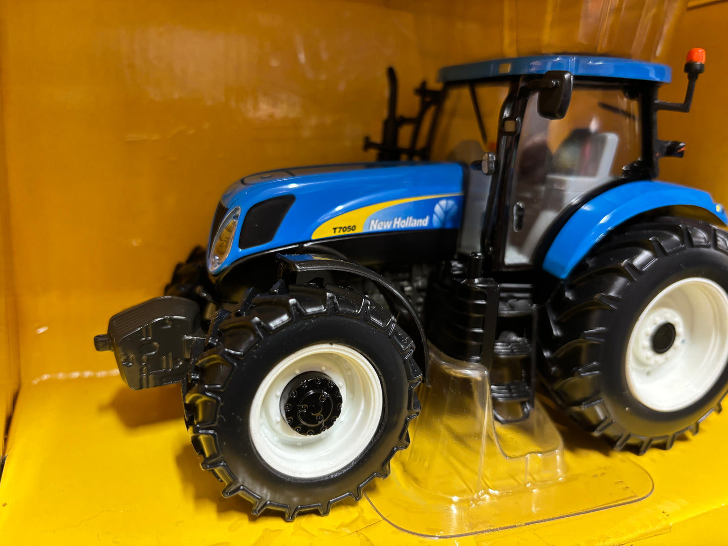 New Holland T7050 Tractor Conversion 1:32 scale
