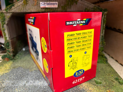 Britains 42197 Ford 7000 Tractor 2007 Version 1:32 Scale – Boxed Obsolete