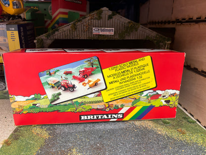 9615 Vintage Britains Massey Ferguson 2680 Tractor front and rear Evard sprayer set 1:32 scale boxed