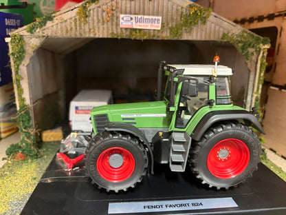 Weise Toys Fendt 824 Tractor NEW boxed in 1:32 scale (1996-2000 model)